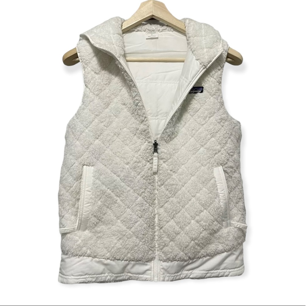 Patagonia Reversible Puff Vest Hooded White Fur Medium M
